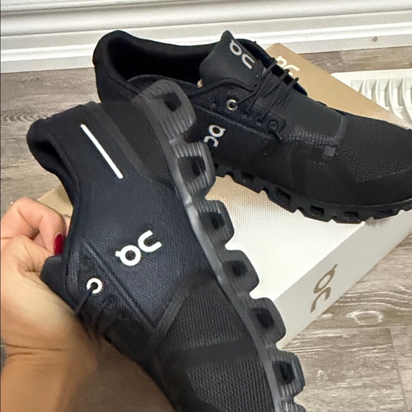 On Running Men's Dark Athletic Shoes - Picture 4 of 10